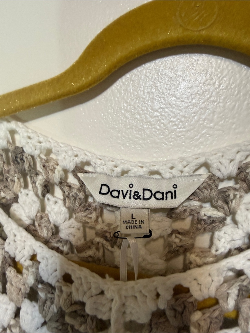 NWT Davi & Dani Crochet Short Sleeve Sweater/Top- White & Beige